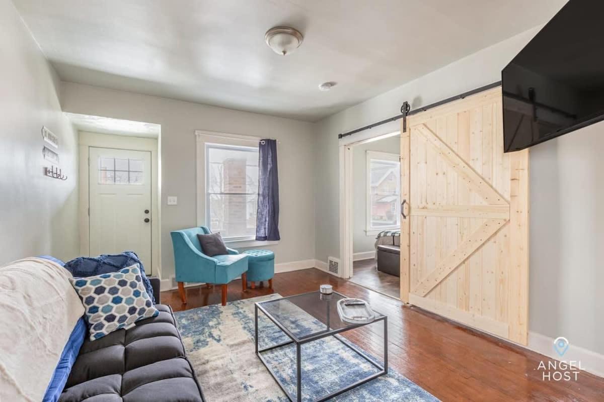 Newly Remodeled Apt, South Hills Old Brooklyn Area Cleveland Extérieur photo