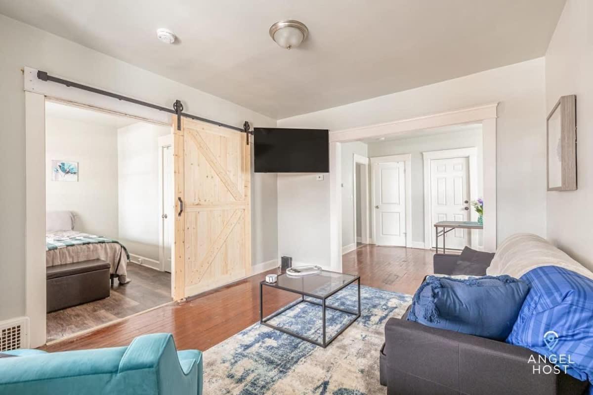 Newly Remodeled Apt, South Hills Old Brooklyn Area Cleveland Extérieur photo