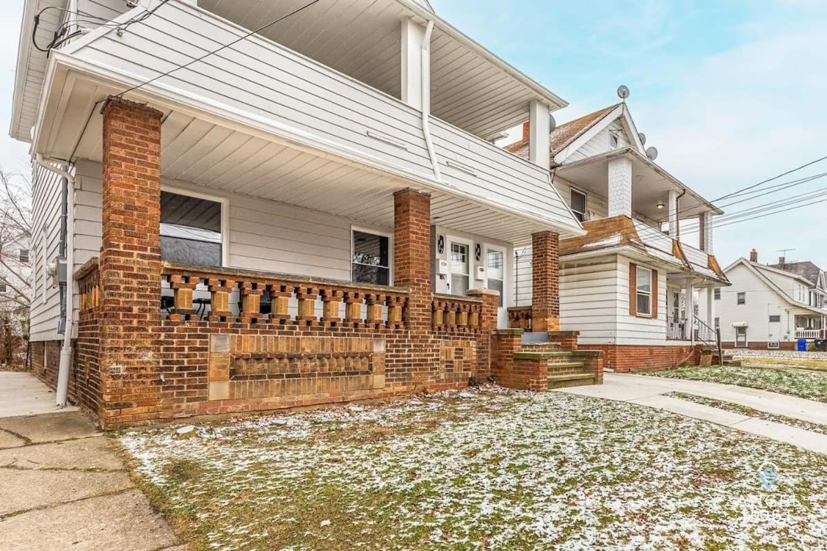 Newly Remodeled Apt, South Hills Old Brooklyn Area Cleveland Extérieur photo