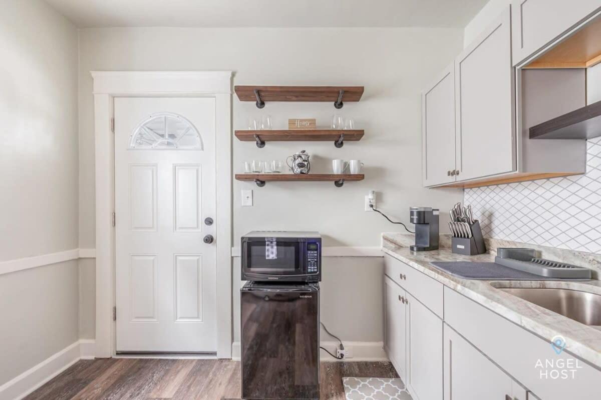 Newly Remodeled Apt, South Hills Old Brooklyn Area Cleveland Extérieur photo