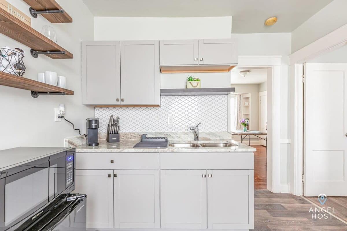 Newly Remodeled Apt, South Hills Old Brooklyn Area Cleveland Extérieur photo