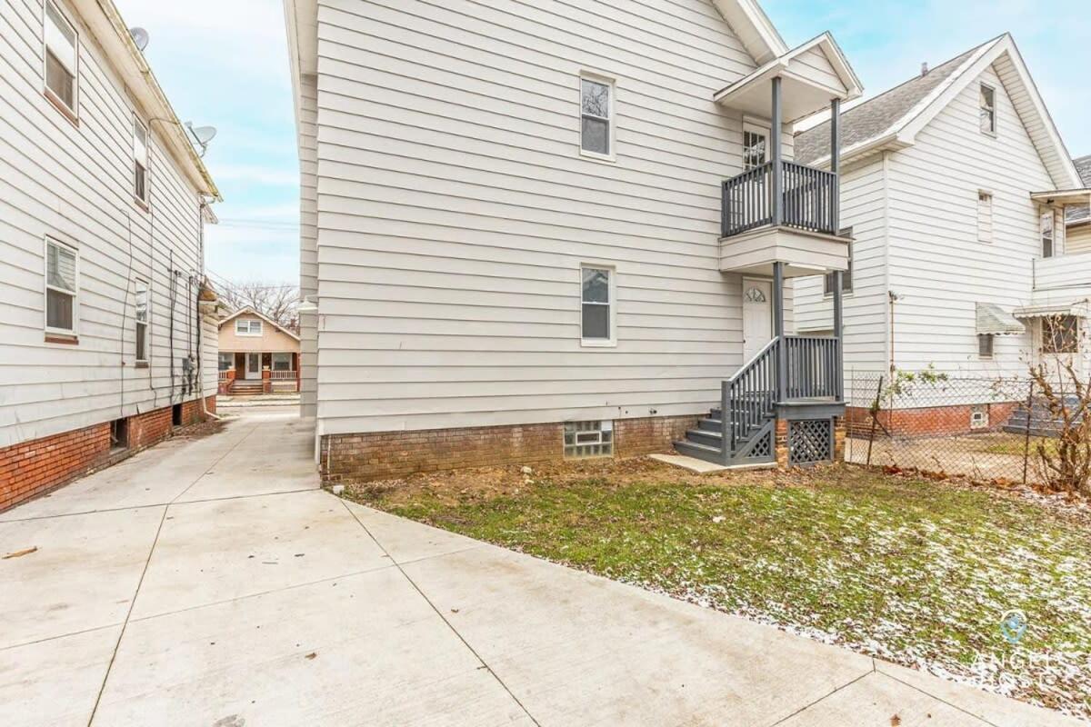 Newly Remodeled Apt, South Hills Old Brooklyn Area Cleveland Extérieur photo