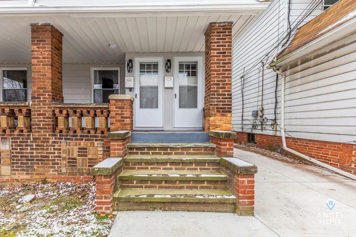 Newly Remodeled Apt, South Hills Old Brooklyn Area Cleveland Extérieur photo